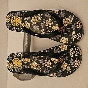 AUTHENTIC TORY BURCH WEDGES FLIP FLOPS SIZE 6 Like New